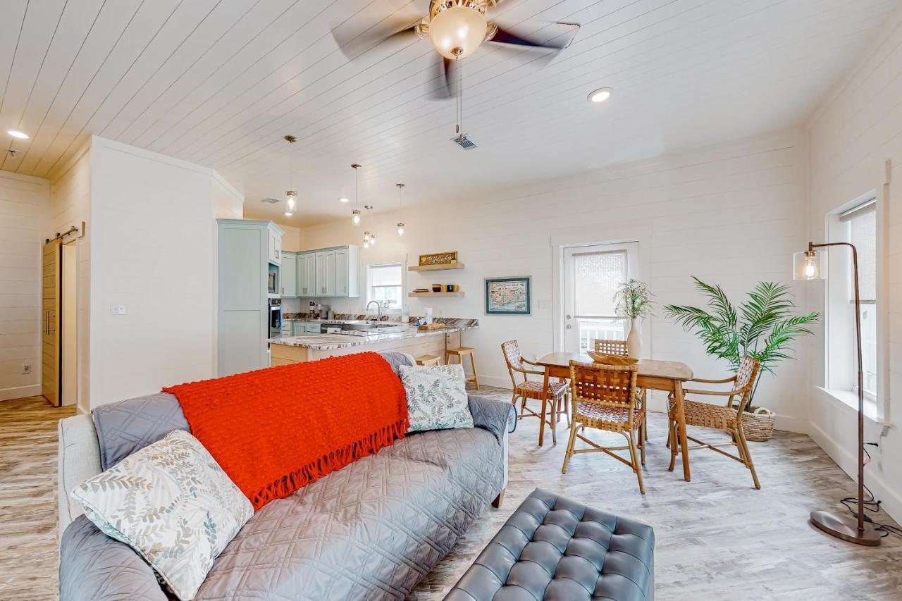 The Yellow Rose Gulf Shores Bagian luar foto